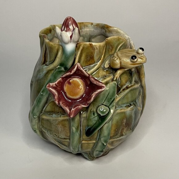 Vintage Majolica Green Glaze Leaves and Frog w Roses Vase Planter Incised Mark - Picture 3 of 14